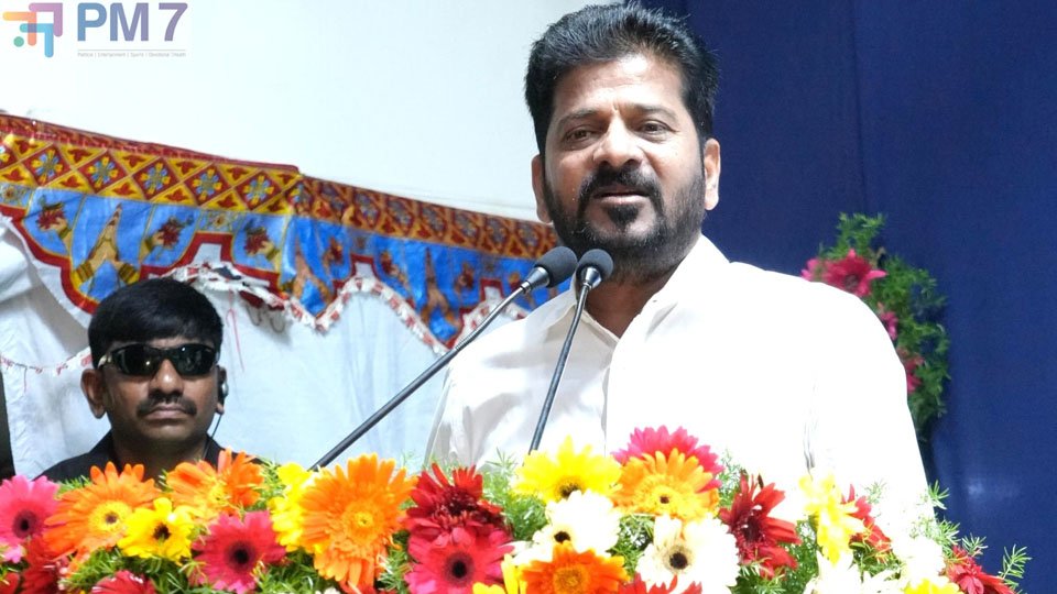 ఓనమాలు రానోళ్లు జర్నలిస్టులు అవుతుండ్రు.. సీఎం రేవంత్ ఘాటు వ్యాఖ్యలు