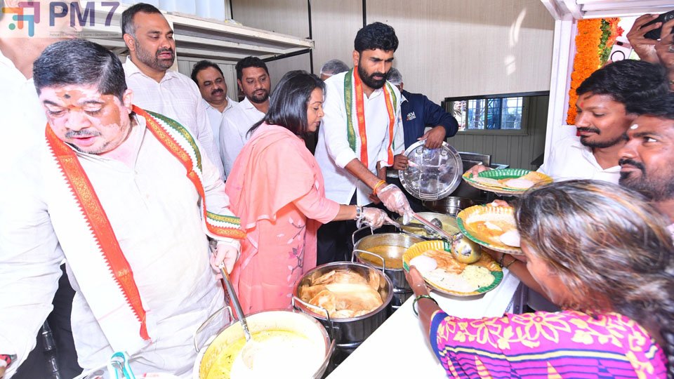 Indiramma Canteens : హైదరాబాద్‌లో రూ.5కే ఇందిరమ్మ క్యాంటీన్లు ప్రారంభం..!